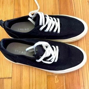 Everlane canvas sneakers